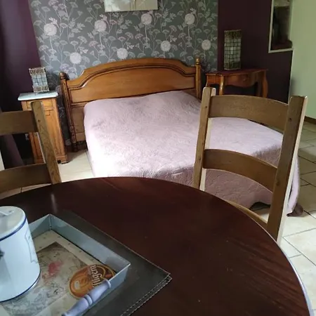 De Pouligny Frühstückspension