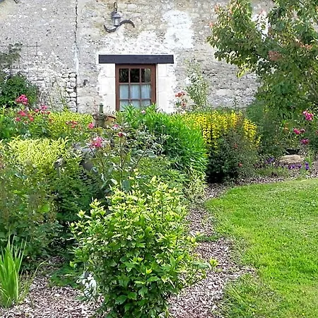 לינה וארוחת בוקר De Pouligny Saint-Vigor-le-Grand